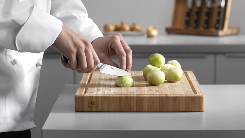 Zwilling Pro 10cm Paring Knife (38400-101-0) - Image 3