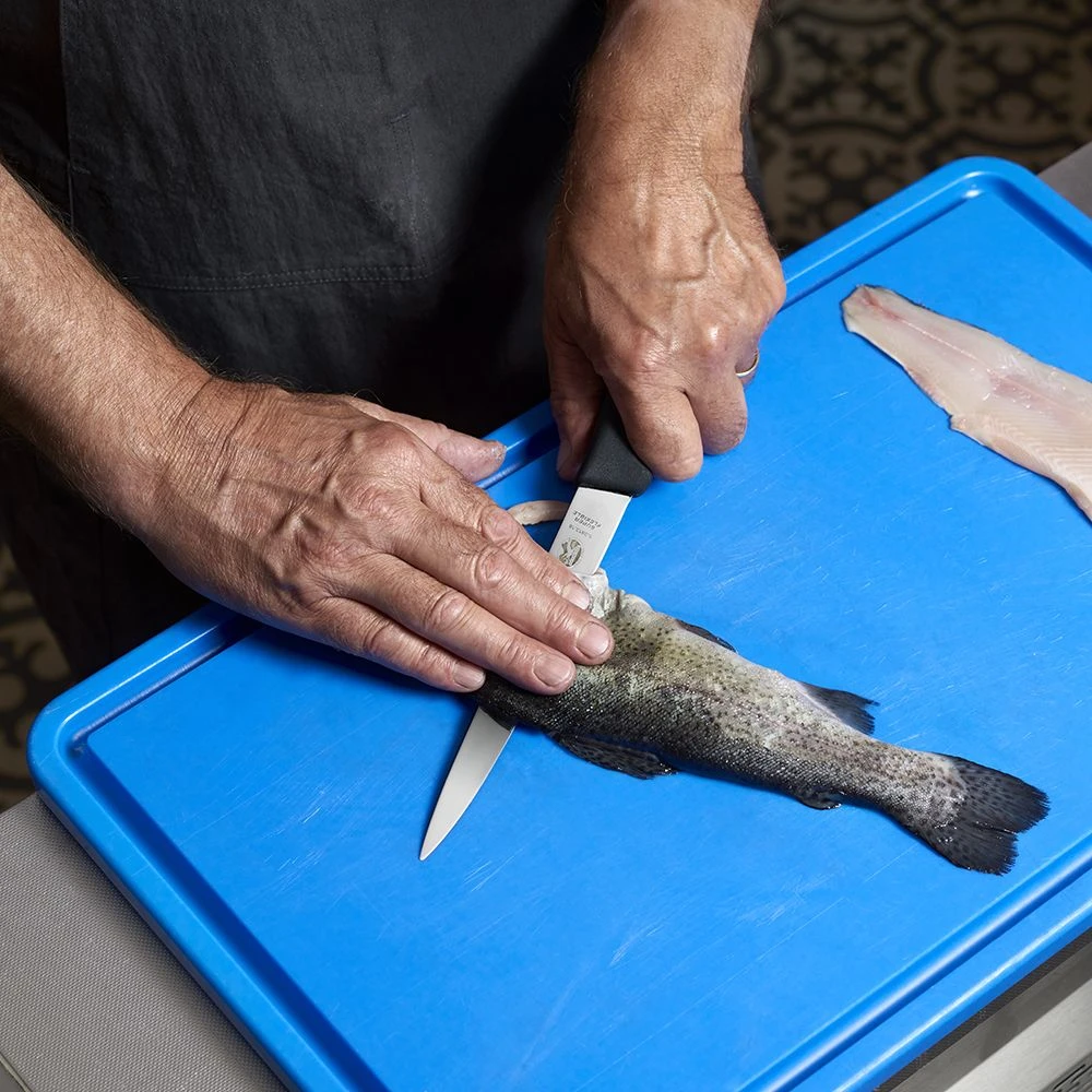 Victorinox Fibrox 16cm Filleting Knife Flexible Blade (5370316) - Image 2