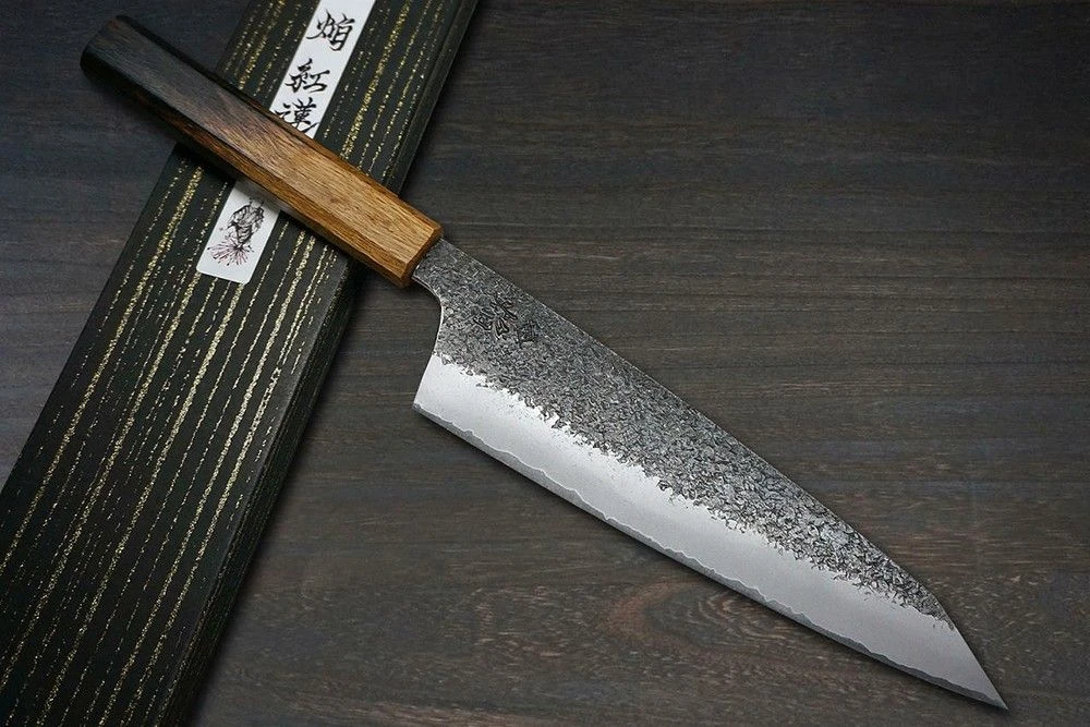 Sakai Takayuki Homura Guren (Aogami 2 Steel) Japanese Chef's Kengata-Gyuto Knife 225mm With Urushi Lacquered Oak Handle - Image 2